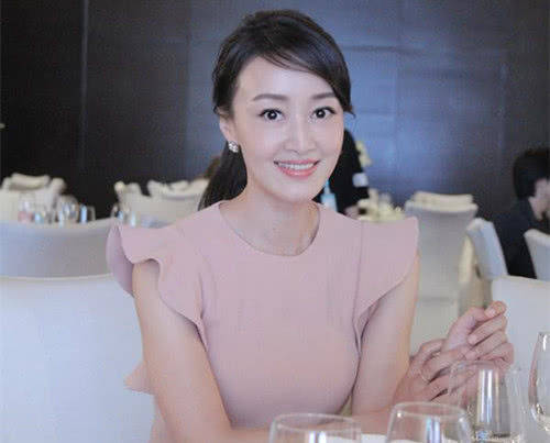 演員鐘小艾的成長(zhǎng)之路，如何學(xué)習(xí)表演藝術(shù)成為優(yōu)秀演員？