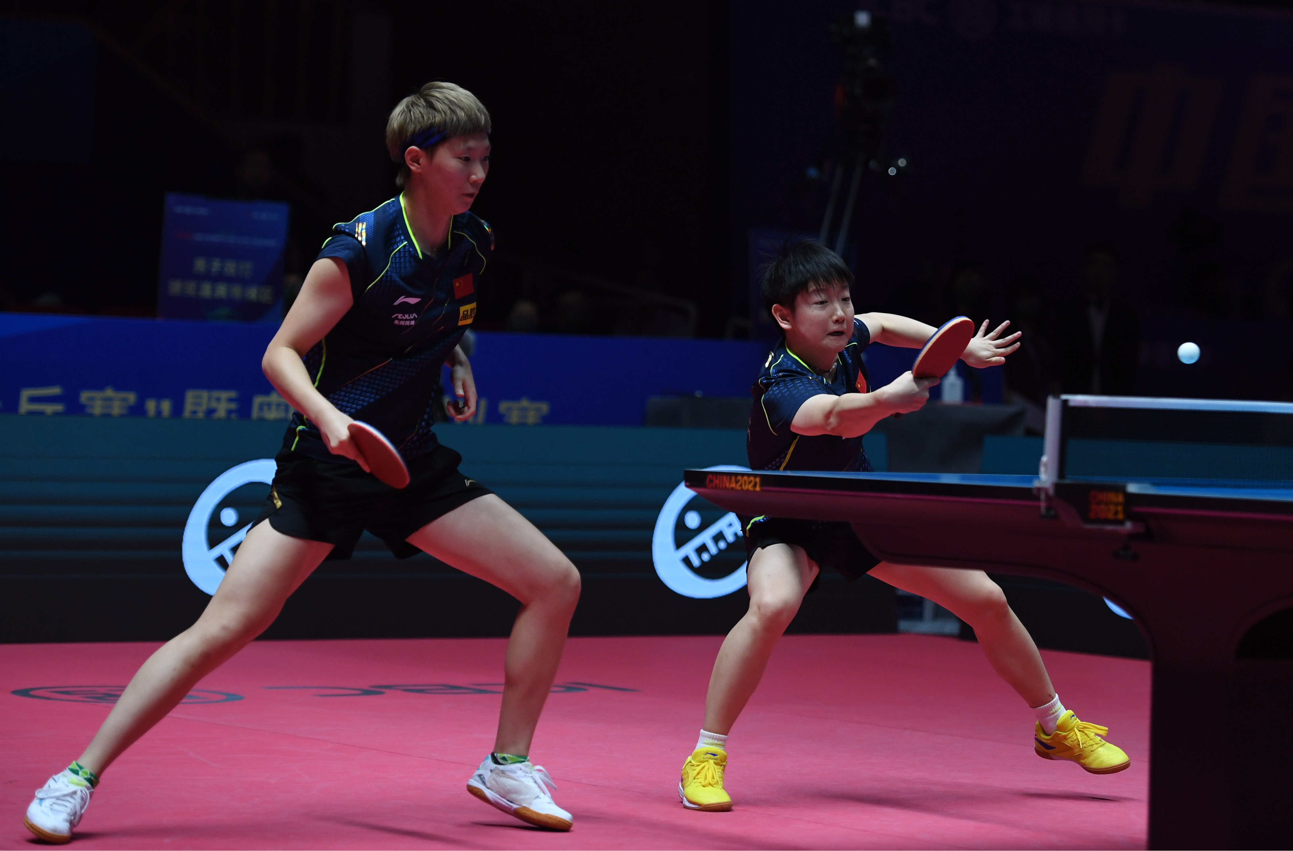 世乒賽女雙最新動態(tài)與小巷中的乒乓秘密小店揭秘