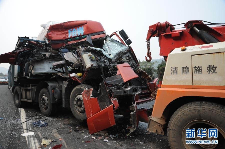 京珠高速車禍悲劇回顧與反思，41人死亡引發(fā)社會(huì)深思